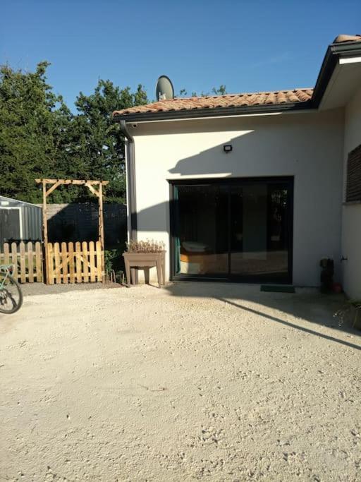 Petite Maison Avec Jardin Entre Lac Et Village Hourtin Exteriör bild