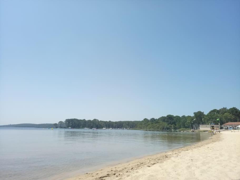 Petite Maison Avec Jardin Entre Lac Et Village Hourtin Exteriör bild